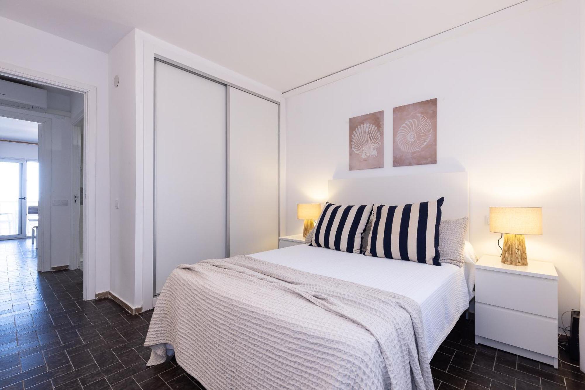 Uhc Dms Family Apartments Камбрильс Экстерьер фото