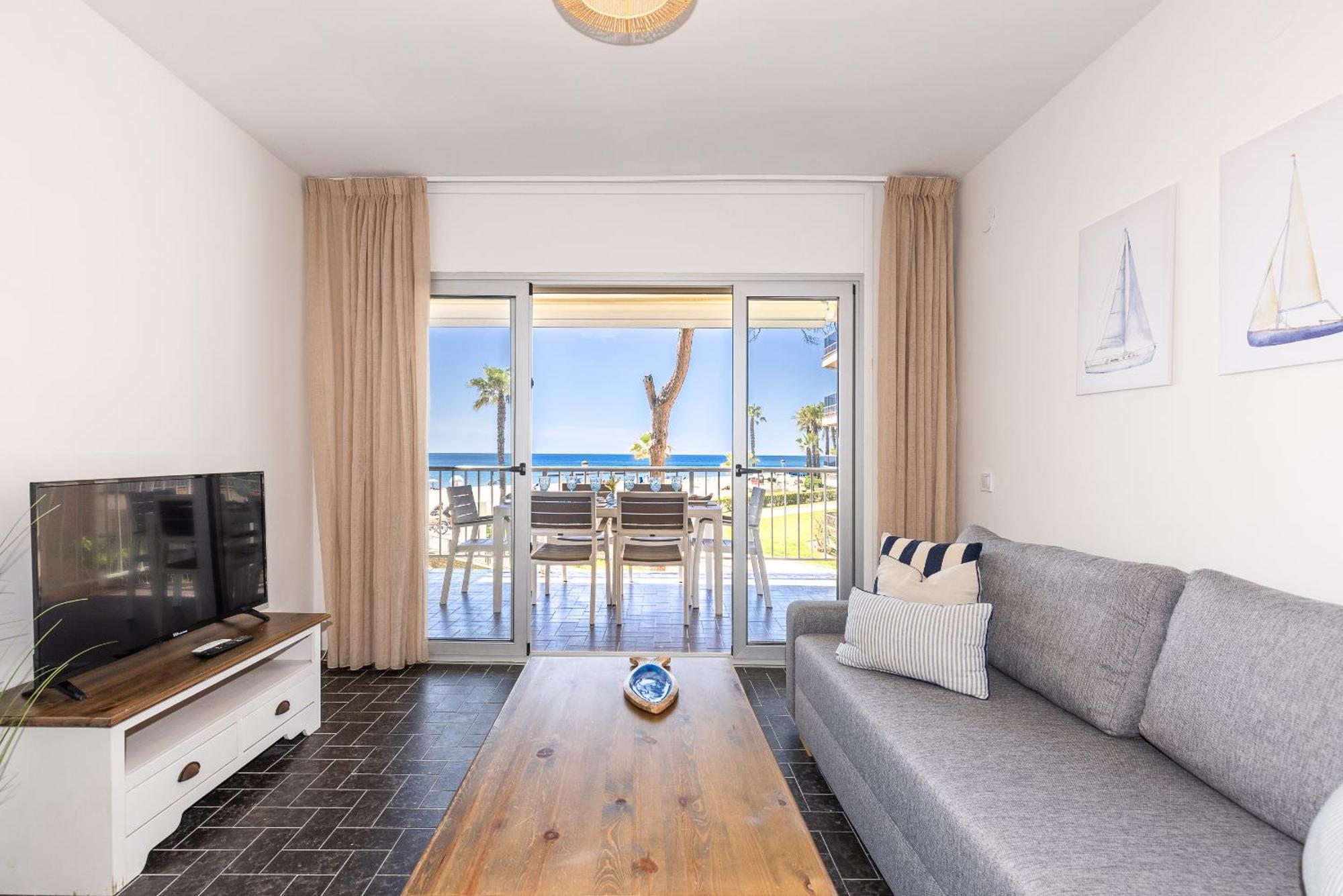 Uhc Dms Family Apartments Камбрильс Номер фото